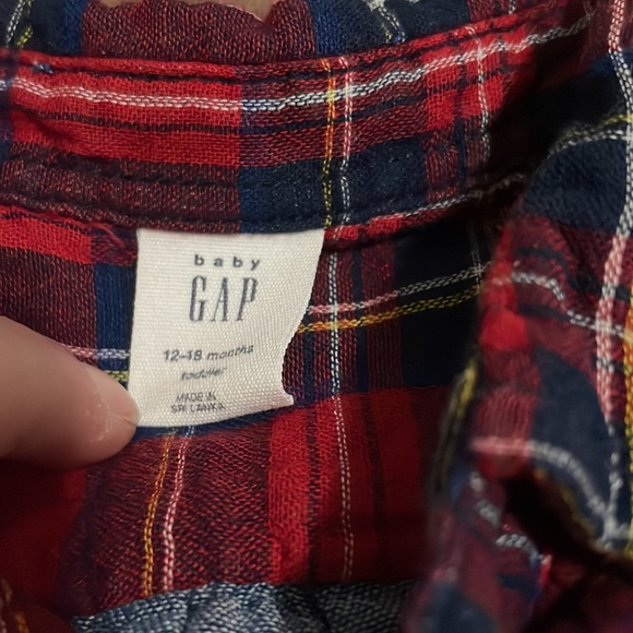 👶🏻5/$16 gap plaid shirt - Picture 2 of 4